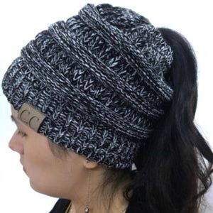 🔥S A L E🔥Cable knit Ponytail Beanie - Gray